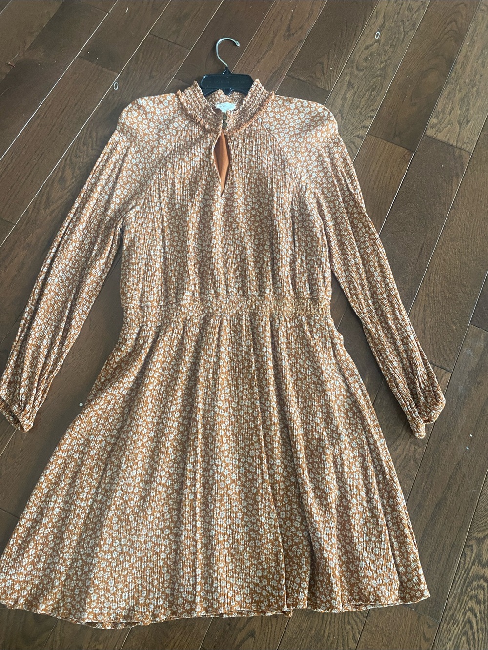 Hem & Thread Rust Floral Long-Sleeve Keyhole Dress
